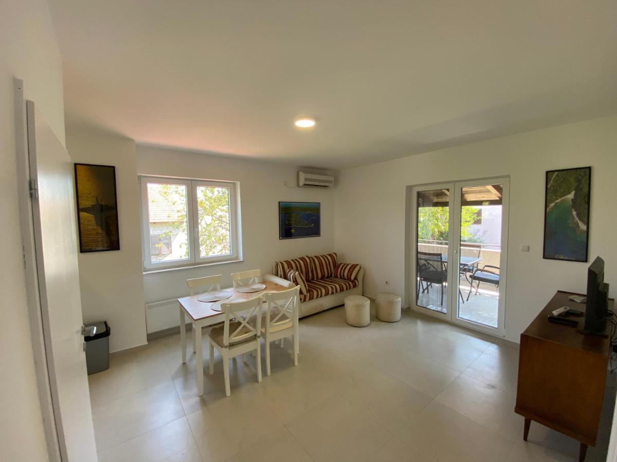 Maris Appartement Premantura Buitenkant foto