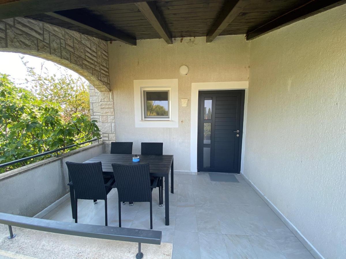 Maris Appartement Premantura Buitenkant foto
